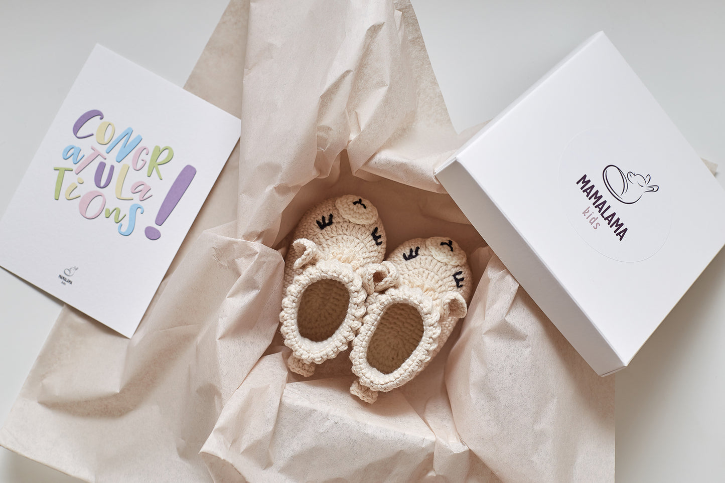Llama booties pregnancy gift box Beige